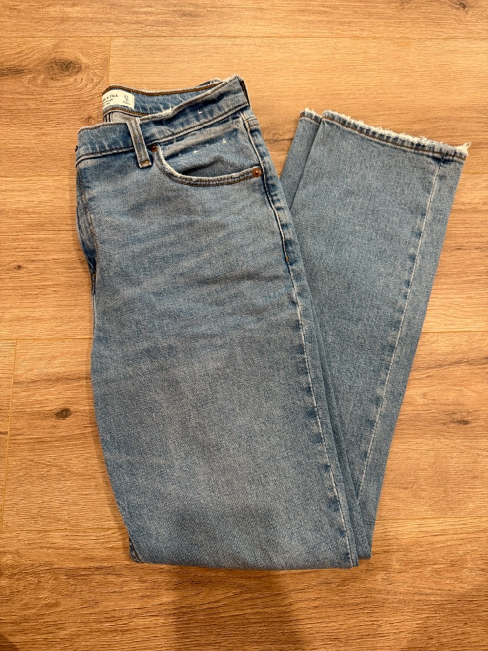 Abercrombie 90’s Slim Straight Ultra High Rise Jeans